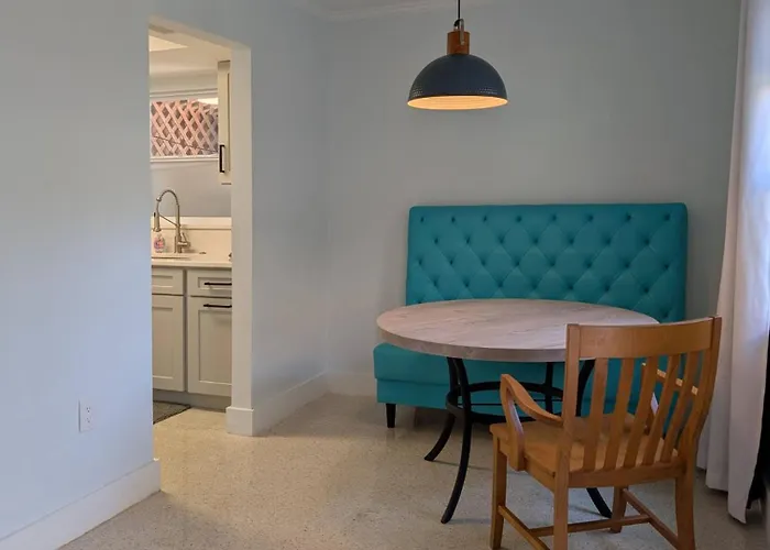 Beachpoint Cottages
